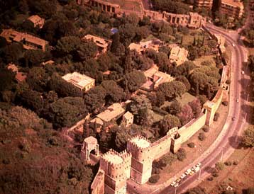 Kατέρρευσε τμήμα του Αυρηλιανού Τείχους στη Ρώμη