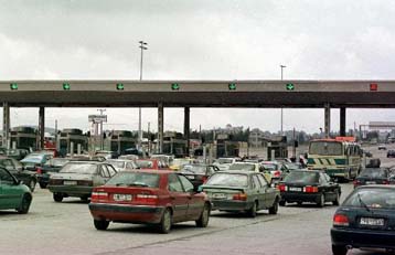 Συνεχίζεται η έξοδος των Αθηναίων – Τα 100 ξεπέρασαν τα τροχαία από τη Μ.Πέμπτη