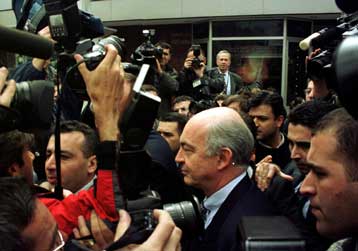 Ο Κ.Ντερβίς ανακοίνωσε το πρόγραμμα εξόδου από την κρίση