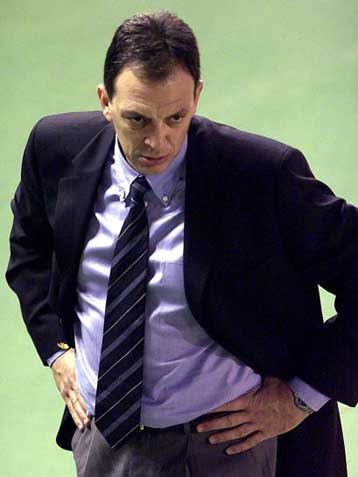 Ο Στέλιος Προσαλίκας θέλει να επαναφέρει την αυτοπεποίθηση στην εθνική βόλεϊ