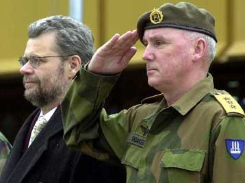 Ο Νορβηγός  Θ.Σκιάκερ στο τιμόνι της πολυεθνούς ειρηνευτικής δύναμης