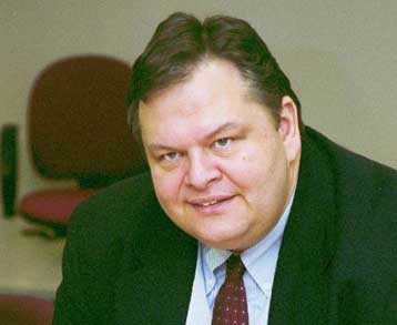 Θα προχωρήσουν οι μονιμοποιήσεις; Στον «αέρα» οι θέσεις χιλιάδων συμβασιούχων αορίστου χρόνου του Δη