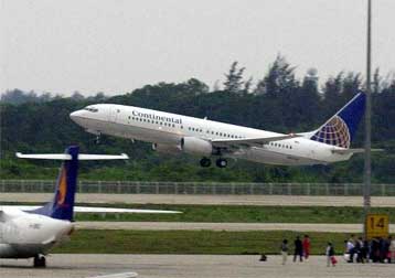 Αμερικανικό έδαφος πάτησαν ξανά τα 24 μέλη του πληρώματος του ΕΡ-3