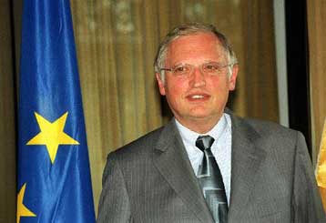 Επταετή μεταβατική περίοδο στην ελεύθερη διακίνηση εργαζομένων προτείνει η Επιτροπή