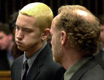 Δύο χρόνια με αναστολή στον Έμινεμ