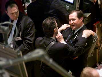 Αλμα Nasdaq και Dow Jones τη Μεγάλη Τρίτη