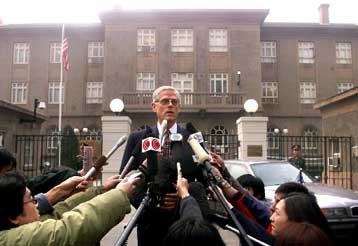 Σε ιστορία για γερά νεύρα εξελίσσεται η διαμάχη γύρω από το αμερικανικό ΕΡ-3