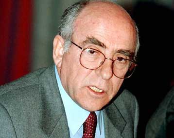 Συνεργασία με κορυφαία στελέχη της ΝΔ προωθεί ο Θεσσαλός πολιτικός