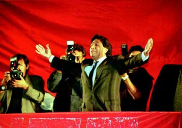 Προβάδισμα της αντιπολίτευσης στον πρώτο γύρο των εκλογών στο Περού