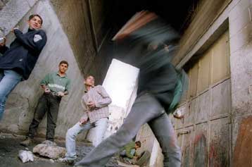 Ο ισραηλινός στρατός χτύπησε γραφεία της Φατάχ στη Γάζα