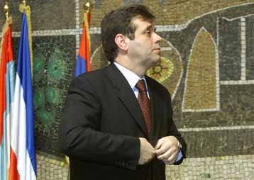 Η Σερβία δεν θα εμποδίσει την απόσχιση, επισημαίνει ο Κοστούνιτσα