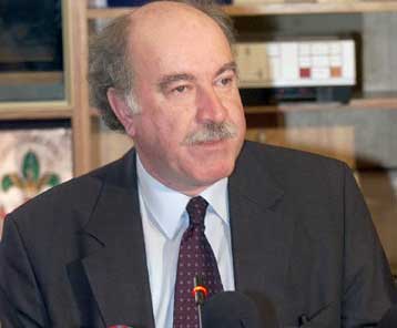 «Όχι» στην κατανάλωση μη ελεγμένων κρεάτων, προειδοποιεί ο υπουργός Γεωργίας