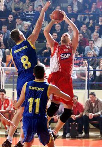 Σε απόσταση αναπνοής από την κορυφή, μετά τη νίκη 85-81 επί του Περιστερίου