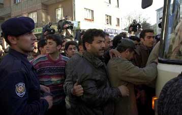 Κλιμακώνονται οι διαμαρτυρίες για την τουρκική οικονομία