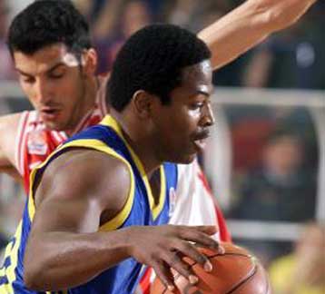 85-81 το Περιστέρι, συνεχίζει στο κυνήγι της κορυφής