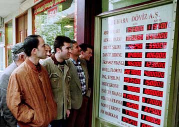 Χαμηλότερα οι τραπεζικές καταθέσεις, αποφάνθηκε ο διεθνής οίκος