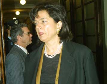 Ανοιγμα προς τον Συνασπισμό, επίθεση σε Αβραμόπουλο από την υπουργό Εσωτερικών