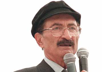 Δεν υπάρχει ενδεχόμενο πτώσης της κυβέρνησης, δηλώνει ο Τούρκος πρωθυπουργός