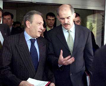 Αναθέρμανση σχέσεων από Παπανδρέου – Τζεμ χωρίς αναφορά σε «αγκάθια»