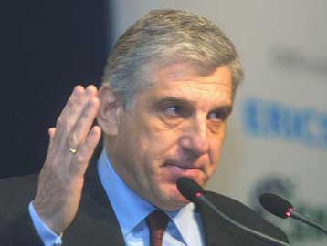 Η ΝΔ προσπαθεί να δυσφημίσει την ελληνική οικονομία, δηλώνει ο ΥΠΕΘΟ