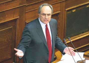 Αναβολή της ψήφισης του Συντάγματος ζητά σύσσωμη η αντιπολίτευση