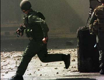 Πρέπει να χτυπάμε ημέρα και νύχτα, δηλώνει υπουργός της κυβέρνησης Σαρόν