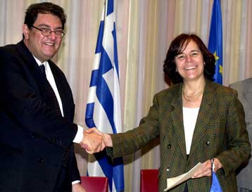 Επιφυλάξεις για τις συμμαχίες στις αερομεταφορές – Προχωρά ο «άξονας 10»