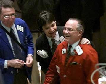 Ξέφρενη κούρσα για Nasdaq και Dow Jones την Πέμπτη