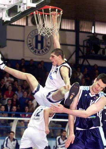 Αυτή ήταν η αιτία της ήττας – αποκλεισμού του Ηρακλή, σύμφωνα με τον Ηλ.Αρμένη