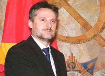 Δεν πρέπει να υποτιμηθεί η κατάσταση στη Βαλκανική, δηλώνει ο υπουργός Αμυνας της ΠΓΔΜ