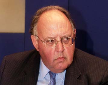 Για «ερασιτέχνες της πολιτικής» έκανε λόγο ο τέως υπουργός