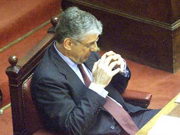 Αλλαγές στη ρύθμιση για τους ανατοκισμούς χρεών ετοιμάζει ο Γ.Παπαντωνίου