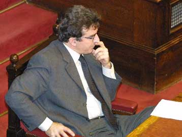 Εγκρίθηκε από τη Βουλή η «τρομο-συνεργασία» Αθήνας – Αγκυρας