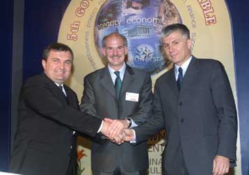 Η ευρωπαϊκή προοπτική των Βαλκανίων προϋπόθεση για ασφάλεια, είπε ο Γ.Παπανδρέου