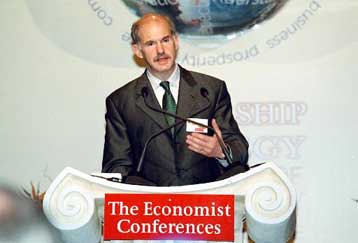 Αναχρονιστικά τα παιχνίδια με τις μειονότητες, διαμηνύει ο Παπανδρέου