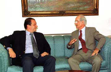 Αναβολή της ψηφοφορίας για την αναθεώρηση ζητά η ΝΔ