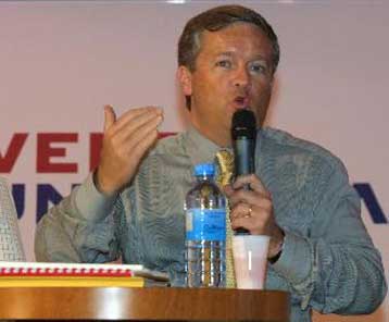 Αναζητά συνεργασία με AOL, Yahoo! και, ίσως, Napster