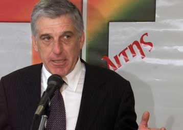 Αισθάνομαι μόνος εγώ και ο πρωθυπουργός, δήλωσε ο ΥΠΕΘΟ