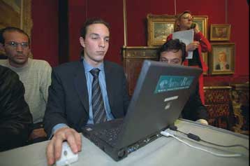 Τα προσωπικά στοιχεία των χρηστών του eBay στη διάθεση μελλοντικών συνεργατών του