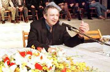 Μία παράσταση στο πνεύμα των ημερών από τον Σπύρο Ευαγγελάτο