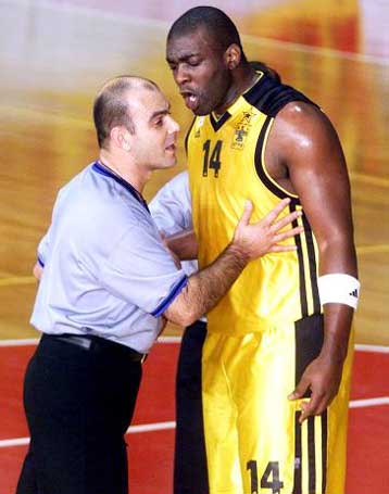 Πολλά τα παράπονα για τη διαιτησία των Μαστραφτσή – Χριστοδούλου