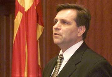 Συνομιλίες με την πολιτική ηγεσία της ΠΓΔΜ διεξάγει ο Τραϊκόφσκι