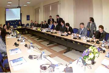 «Κλειδί» για την ανασυγκρότηση της FYROM τα ελληνικά κονδύλια