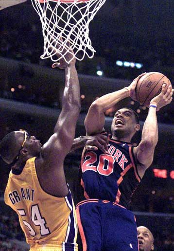 Οι Νικς πέρασαν από το ΛΑ κερδίζοντας τους Λέικερς