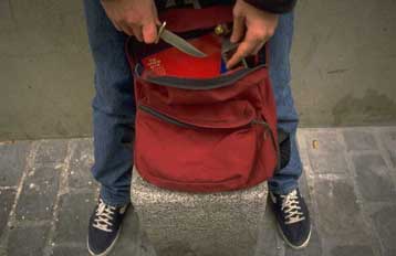 Με όπλο στο σχολείο ένα στα πέντε παιδιά στις ΗΠΑ!