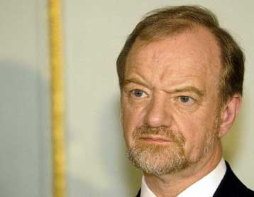 Η πολιτική επίλυση δεν είναι προϋπόθεση για την ένταξη της Κύπρου στην ΕΕ, λέει ο Βρετανός ΥΠΕΞ