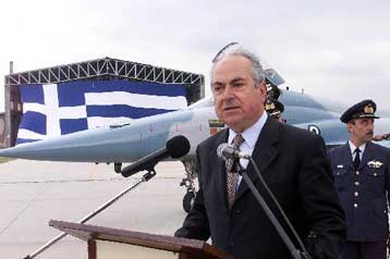 Δεν μας ανησυχεί η αναβολή της αγοράς των Eurofighter, δηλώνει ο Δ.Αποστολάκης