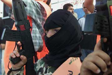 Οι Ισραηλινοί κρατούν πέντε μέλη της φρουράς του Παλαιστίνιου ηγέτη