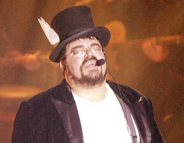 Κραουνάκης και «Σπείρα – σπείρα» στο Δημοτικό Θέατρο Πειραιά