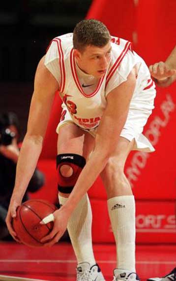 Υπέγραψε τριετές συμβόλαιο στον Ολυμπιακό ο Νικαγκμπάτζε